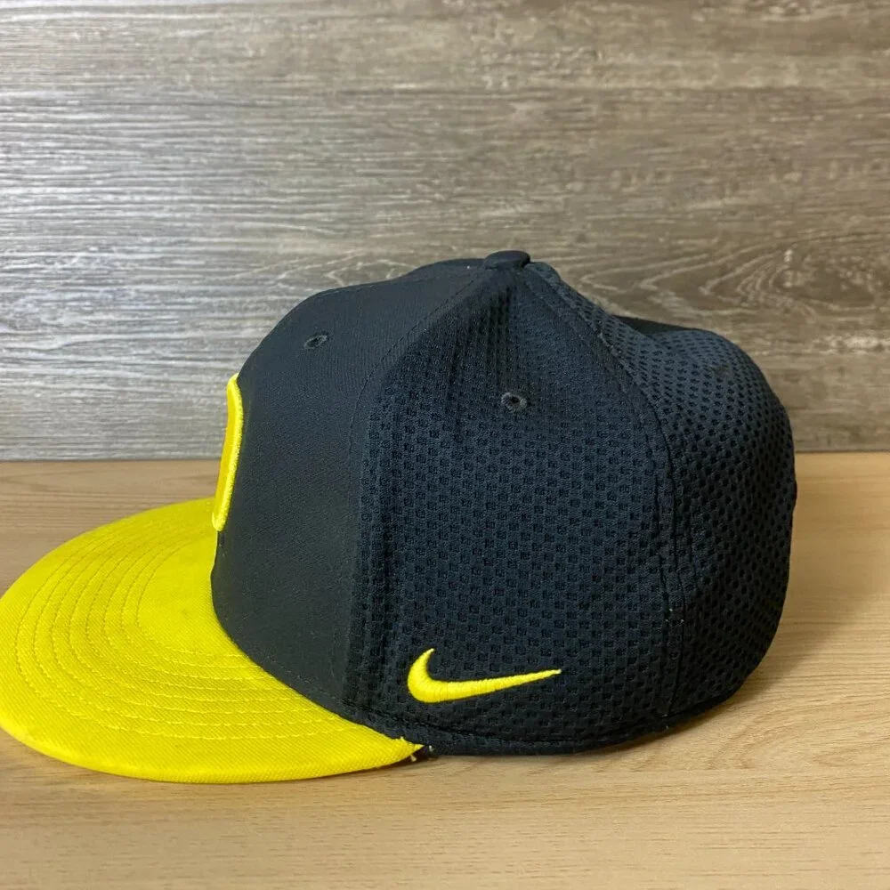 Oregon Ducks Hat Cap Strap Back Black Yellow Nike Dri‎ Fit Adjustable